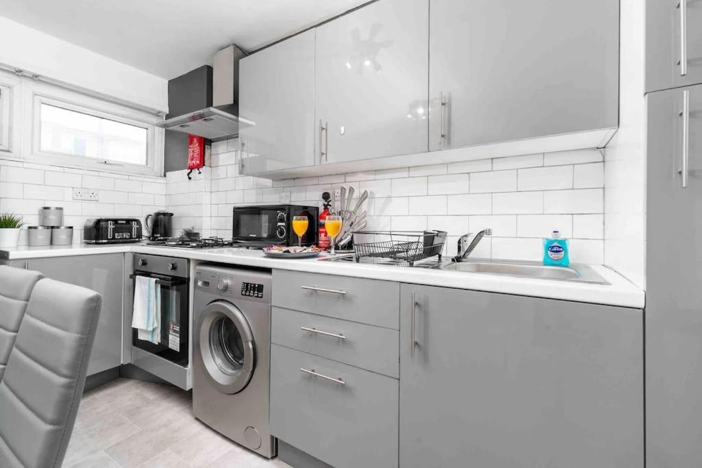 ✪Central✪6Bed✪ Parking✪Pool Table✪Private Patio ✪ Birmingham Buitenkant foto